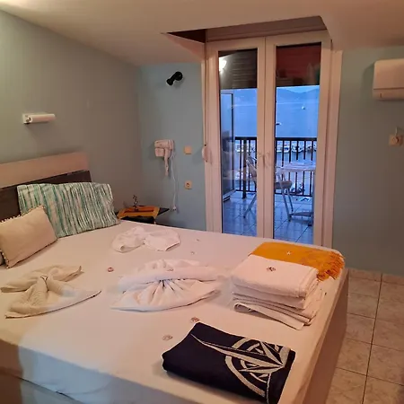 Attic Sea View In Karmiris Lejlighedshotel